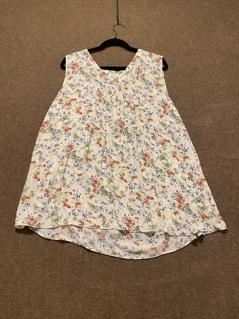Rose & Olive Floral Pintuck Sleeveless Blouse Plus 3X